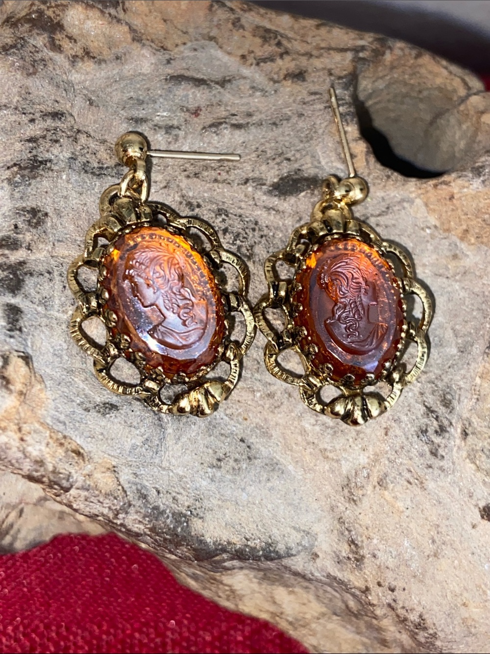 Vintage Gold-Tone Amber Iridescent Glass Cameo Drop Stud Earrings - Picture 3 of 8